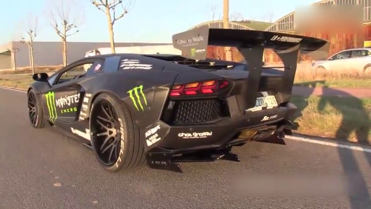 这样外观霸气的跑车绝对惊艳到你