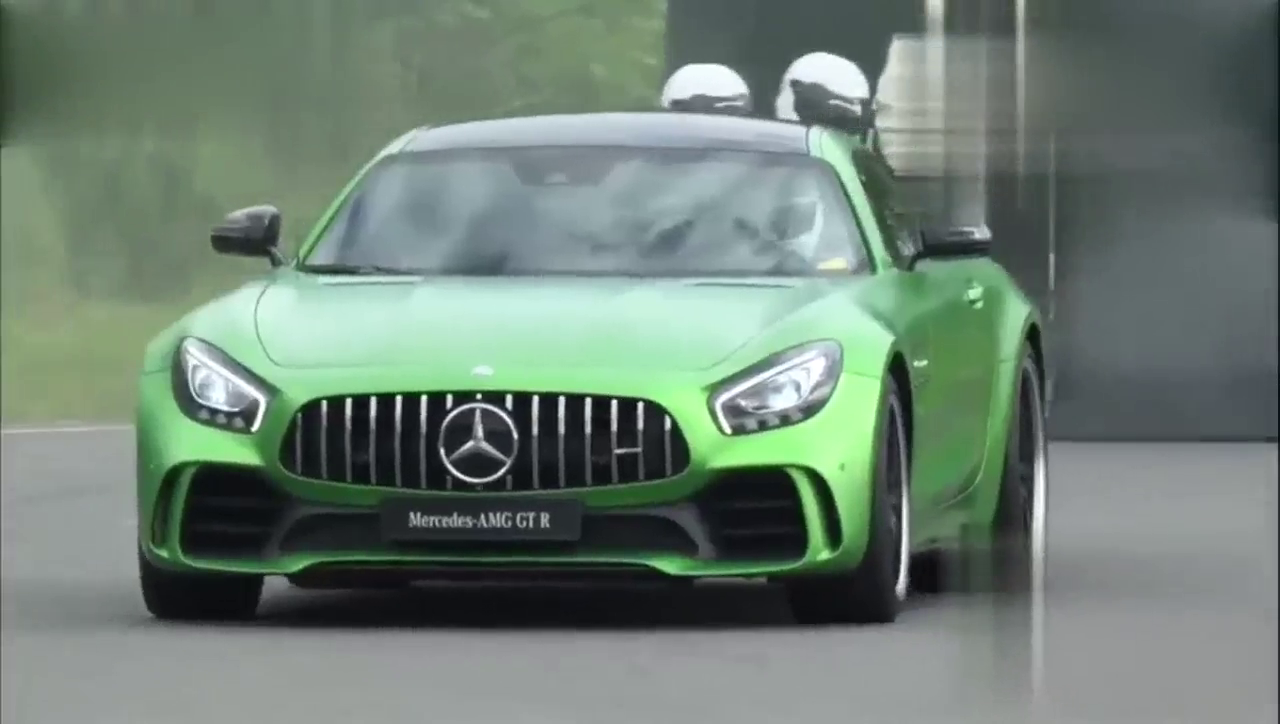 车门打开的那一刻，才体会到什么叫真正的超级跑车