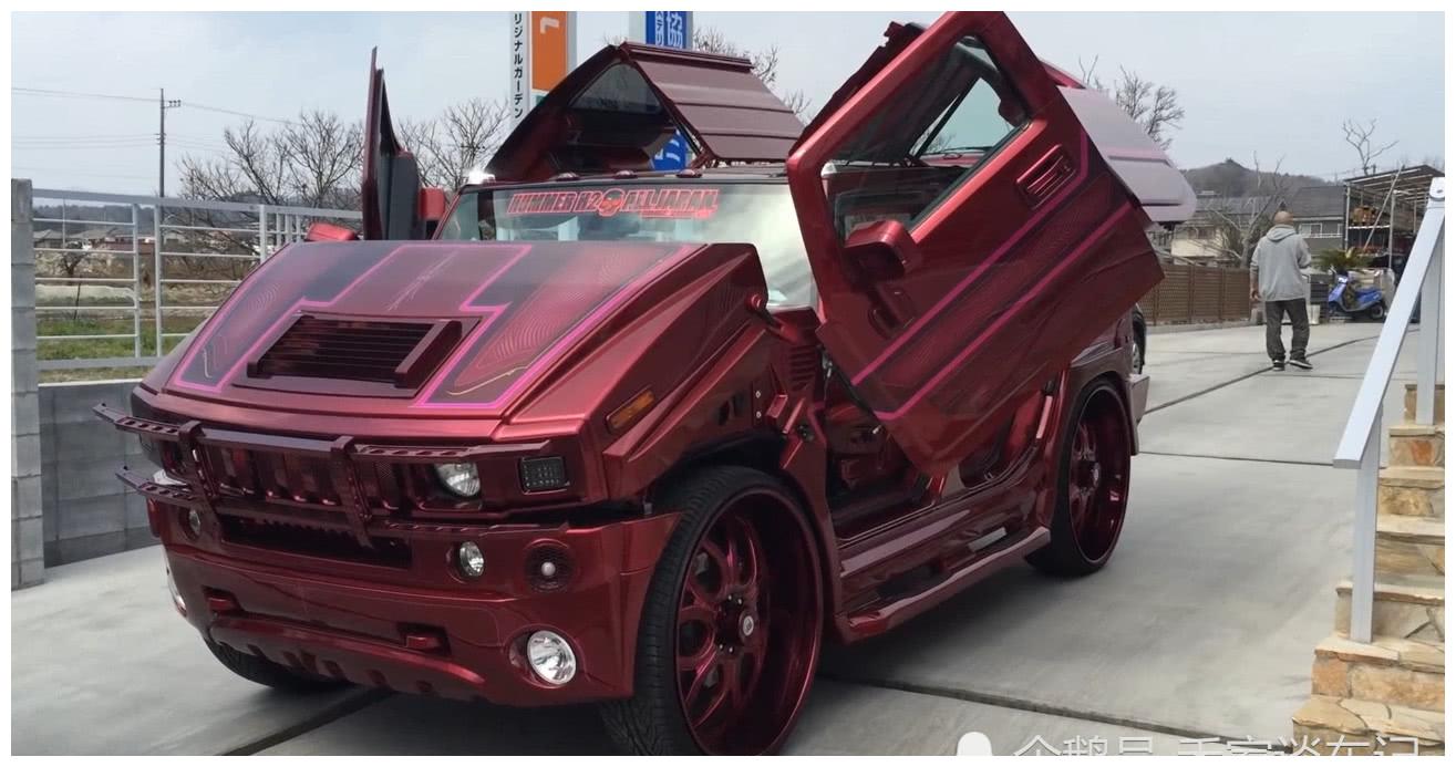悍马H3改成跑车,看见后备箱的移动KTV时,我服了!