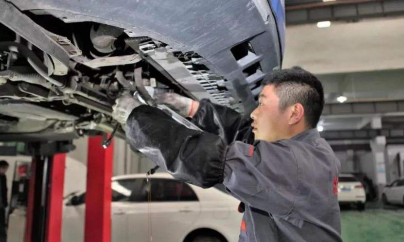 为啥不建议去汽修厂做保养？汽修工不小心说漏嘴，后悔没有早知道