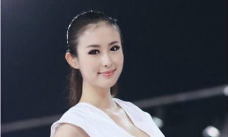 大众金牌御用车模，西班牙车企花重金请她出山，果断拒绝？