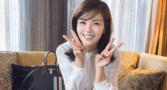 他曾与刘涛同居4年,订婚之后又分手,如今60多岁还未娶妻
