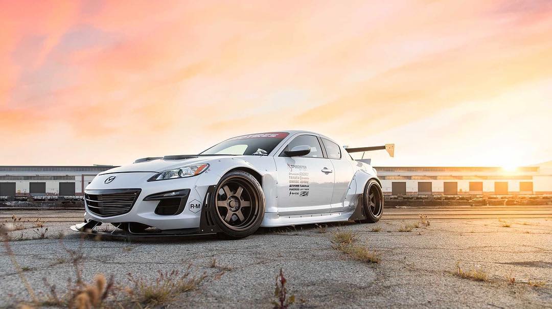 采用pandem宽体套件的马自达rx-8!