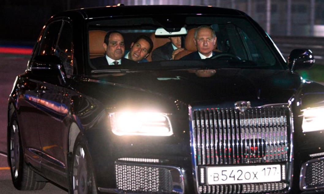 普京总统7吨同款座驾，俄罗斯汽车制造商欲向全世界出售