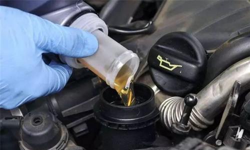 更换机油时为什么还要更换机油滤芯？事半功倍！