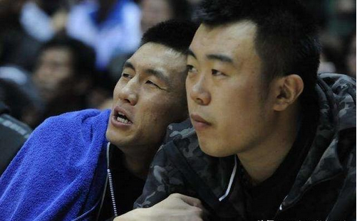 太实在!郭艾伦谈周琦:他回辽宁很好,我俩小时候