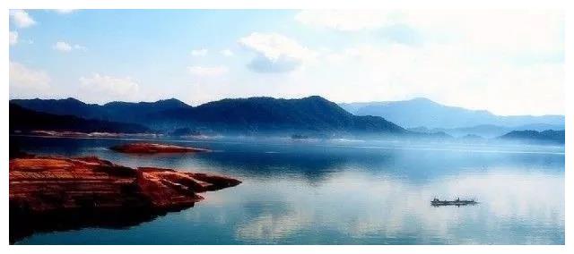 你可能对农夫山泉一无所知，他们的八大水源地就像一幅画