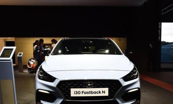 韩系“高尔夫”亮相！2.0T爆275马力，关键是难开坏