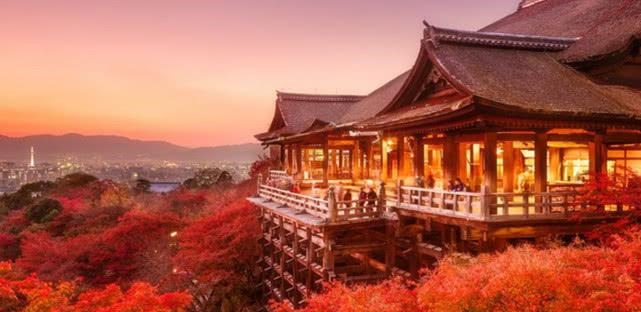 如果将一万元人民币，换成日元的话，可以在日本生活多久时间？