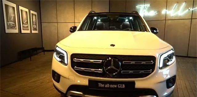 全新奔驰GLB海外实车实拍照，外形大气内饰豪华！