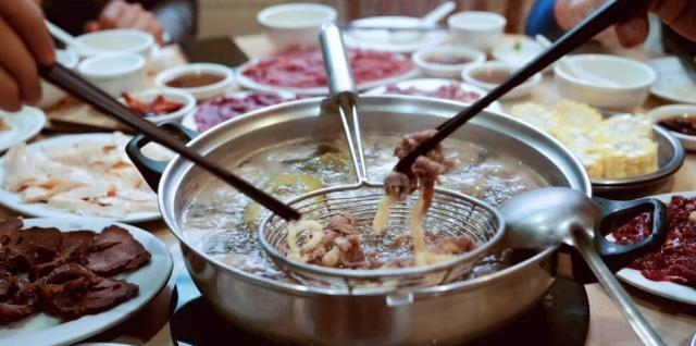潮汕牛肉火锅，牛肉爱好者的最大梦想，一次吃到一头牛_新浪新闻