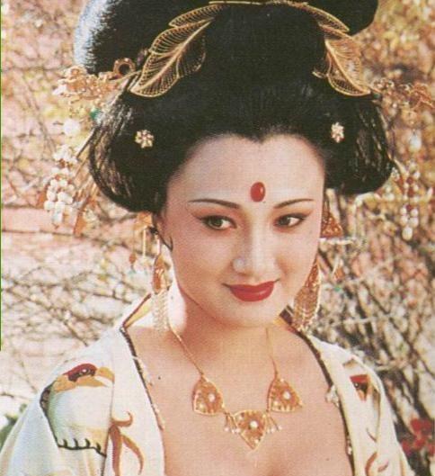 司马光采用野史记载描写安禄山和杨贵妃事迹，多加了一句坐实丑闻