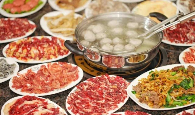 潮汕牛肉火锅,牛肉爱好者的最大梦想,一次吃到一头牛_新浪新闻
