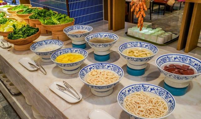 位于杭州余杭CBD五星国际酒店，299=2大1小东星斑主题自助晚餐