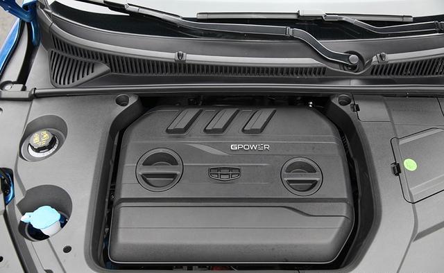 运动风 时尚 科技 智慧 实拍吉利全新缤瑞最美三厢车