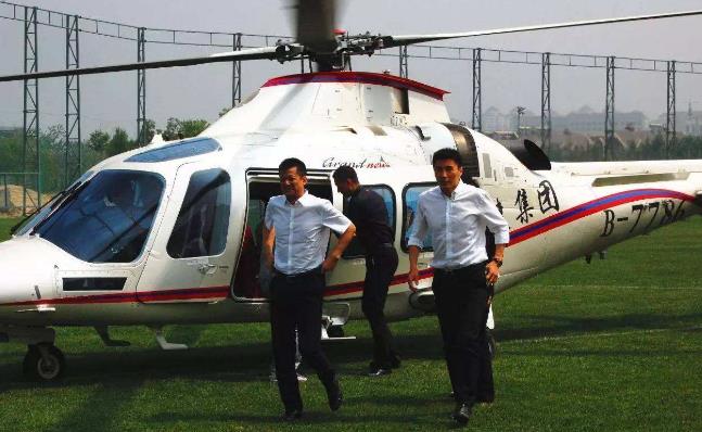 权健老板束昱辉身价不菲,不仅有劳斯莱斯,私人