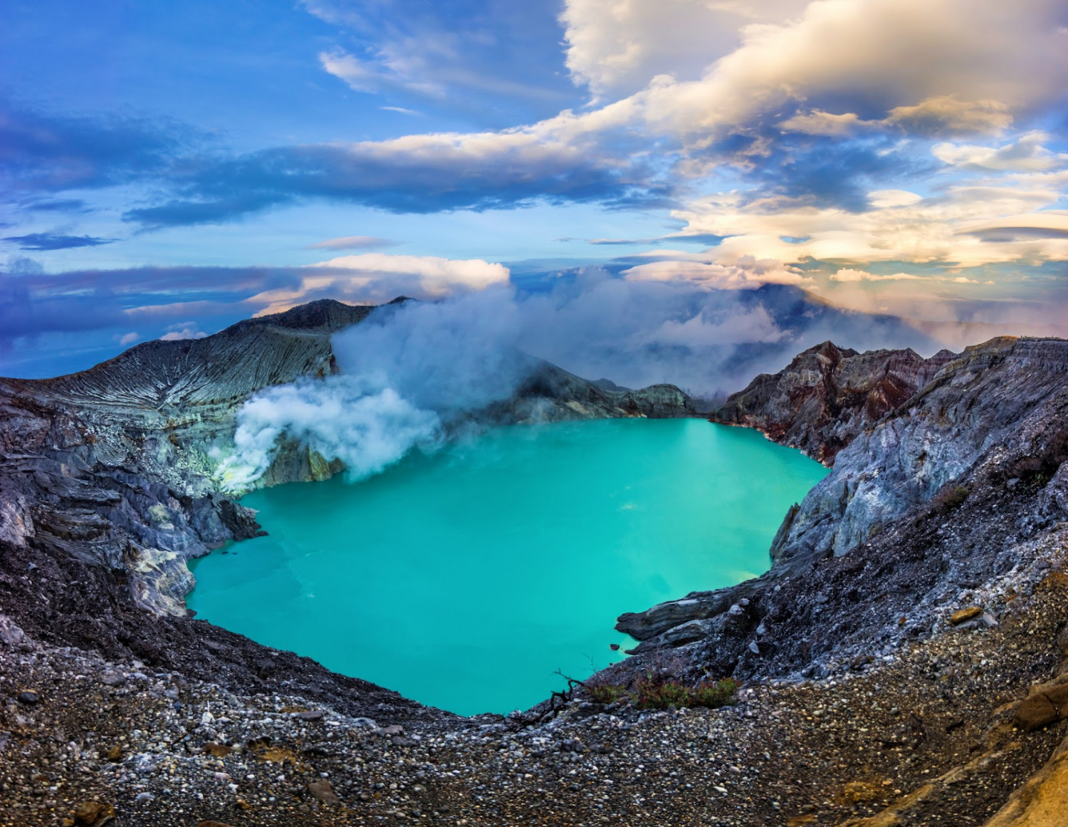 印度尼西亚东爪哇省的伊真火山