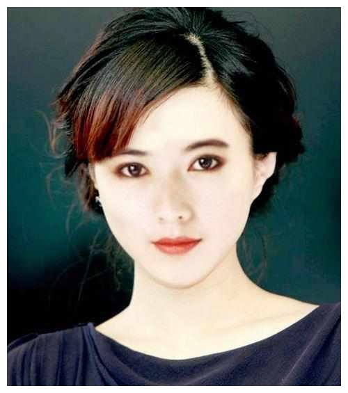 她是金城武前女友，比金城武大11岁，曾拒收10亿分手费！