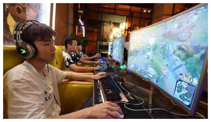 孩子玩游戏成瘾怎么办？3种方法轻松“拉回来”，越早知道越好！