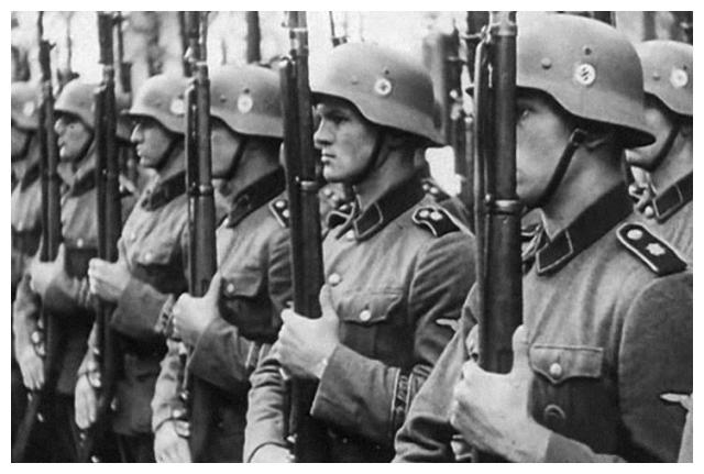 二战德军三大精锐:骷髅师,帝国师及维京师