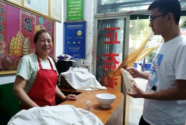 陕西扶风卖了18年的羊肉泡馍，肉烂汤香分量多，有人从小吃到大！