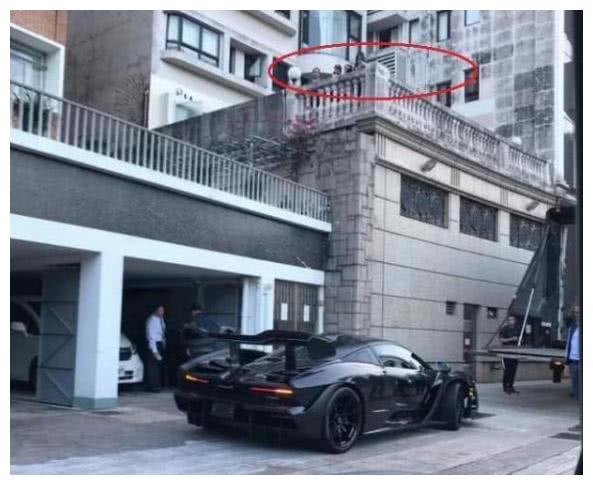 都爱送车当礼物,杜海涛送奔驰大G、陈奕迅送奔驰S65,周杰伦