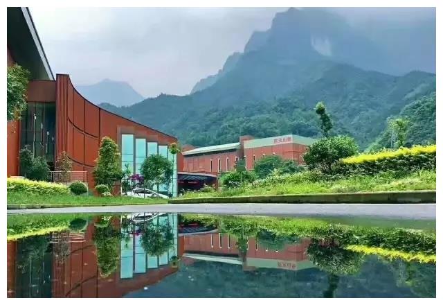 你可能对农夫山泉一无所知，他们的八大水源地就像一幅画