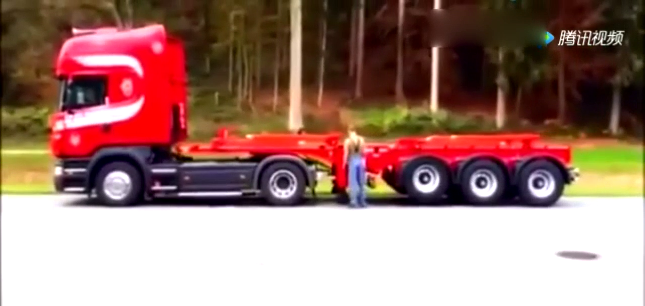 折叠式拖车，折叠后空车可以当跑车开