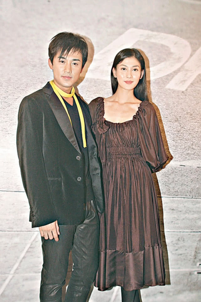 林峰好多年前的女友李彩桦也去到真爱了!与男友逛街锻炼秀快乐