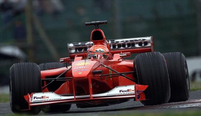 法拉利赛车：令人神往的车，流线的车身很帅气，性能好