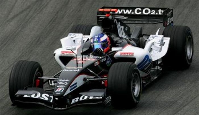 米纳迪赛车整体时尚感十足的风格，堪称艺术品