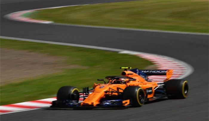 迈凯伦赛车蓄势待发，流线型的独特车身设计，拭目以待