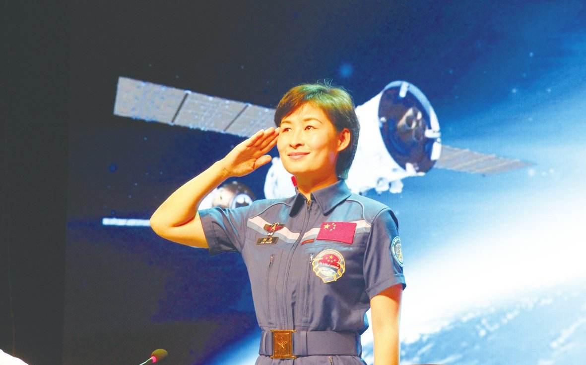 中国首位女宇航员刘洋，为何现在消息全无？现状看了没人不羡慕