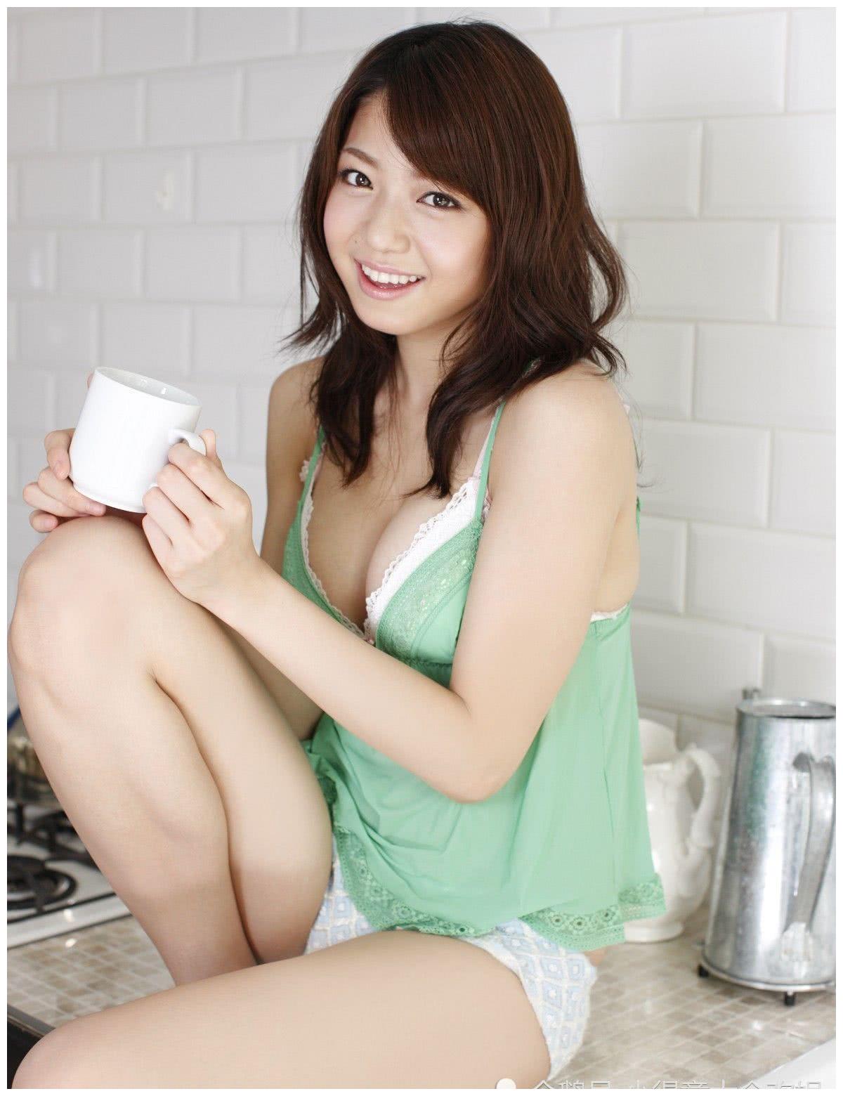 日本人气模特，中村静香，萌女般的写真偶像