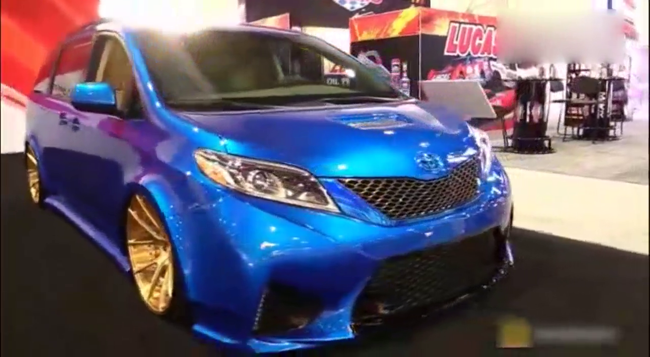 内饰豪华简直酷毙了，车展丰田Sienna改装车