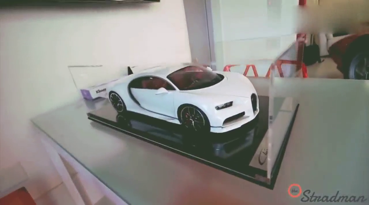 买法拉利跑车送了一辆布加迪，五秒钟后车主陷入了懵圈