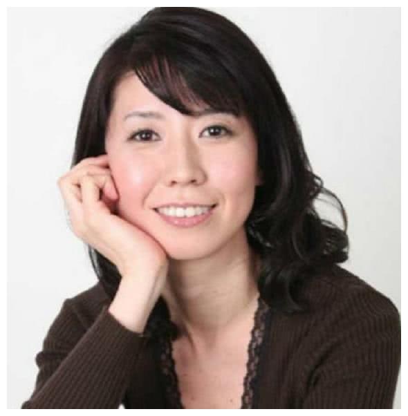 火影忍者:鸣人配音原来长这样,当她亮相,却被嘴