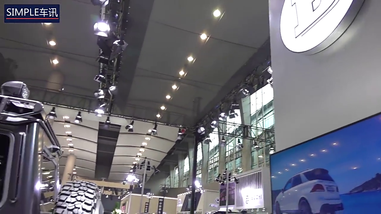 比原车价格高出一倍的改装车，围观广州车展上的Brabus奔驰