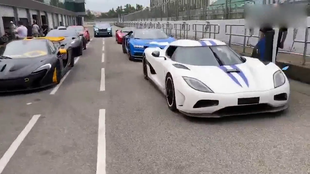 全是上千万的超级跑车，准备上赛道玩玩！