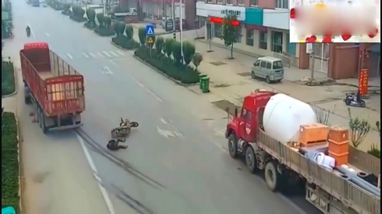 卡车司机冒着翻车的危险踩死刹车，最终还是没能救下碰瓷男子！