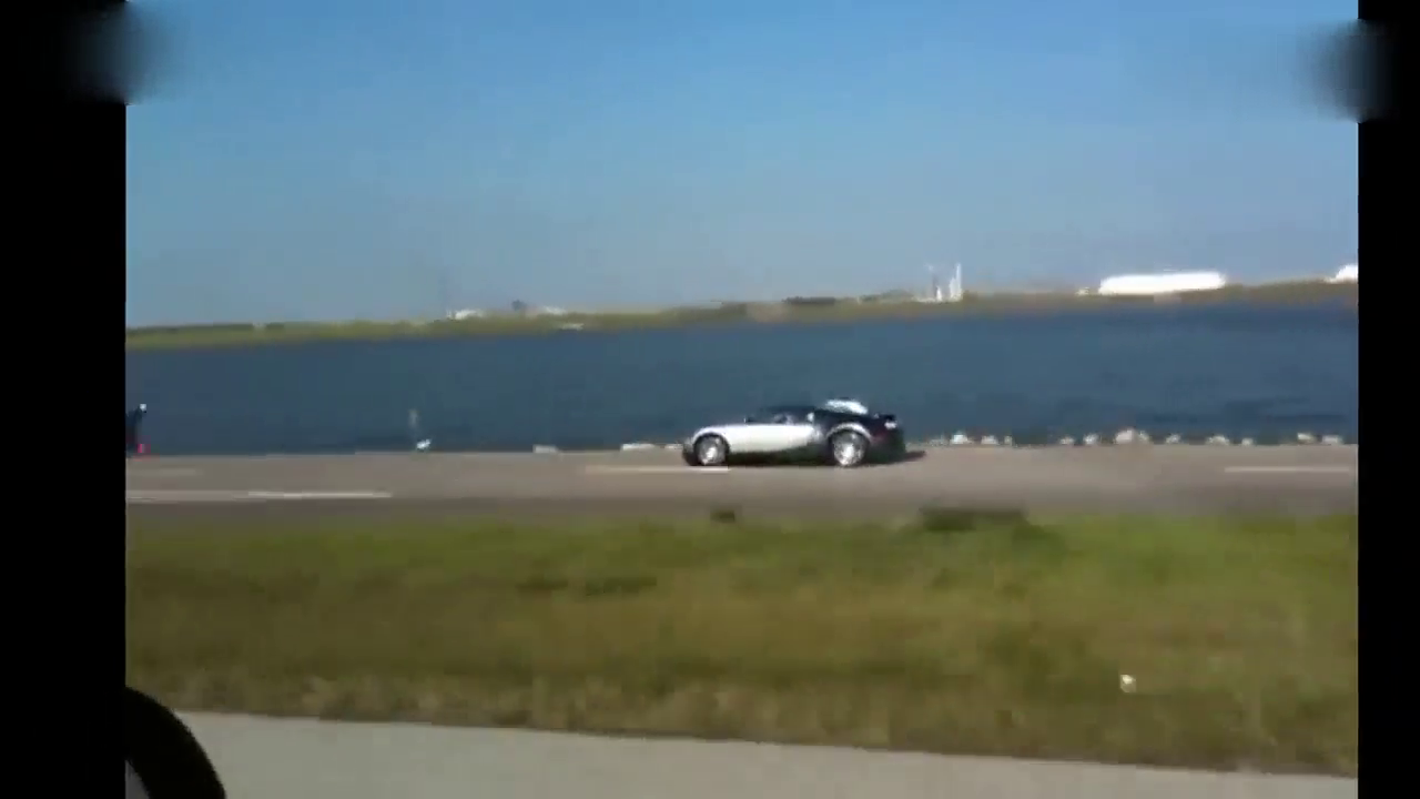 实拍布加迪高速入水，可惜了这么好的跑车