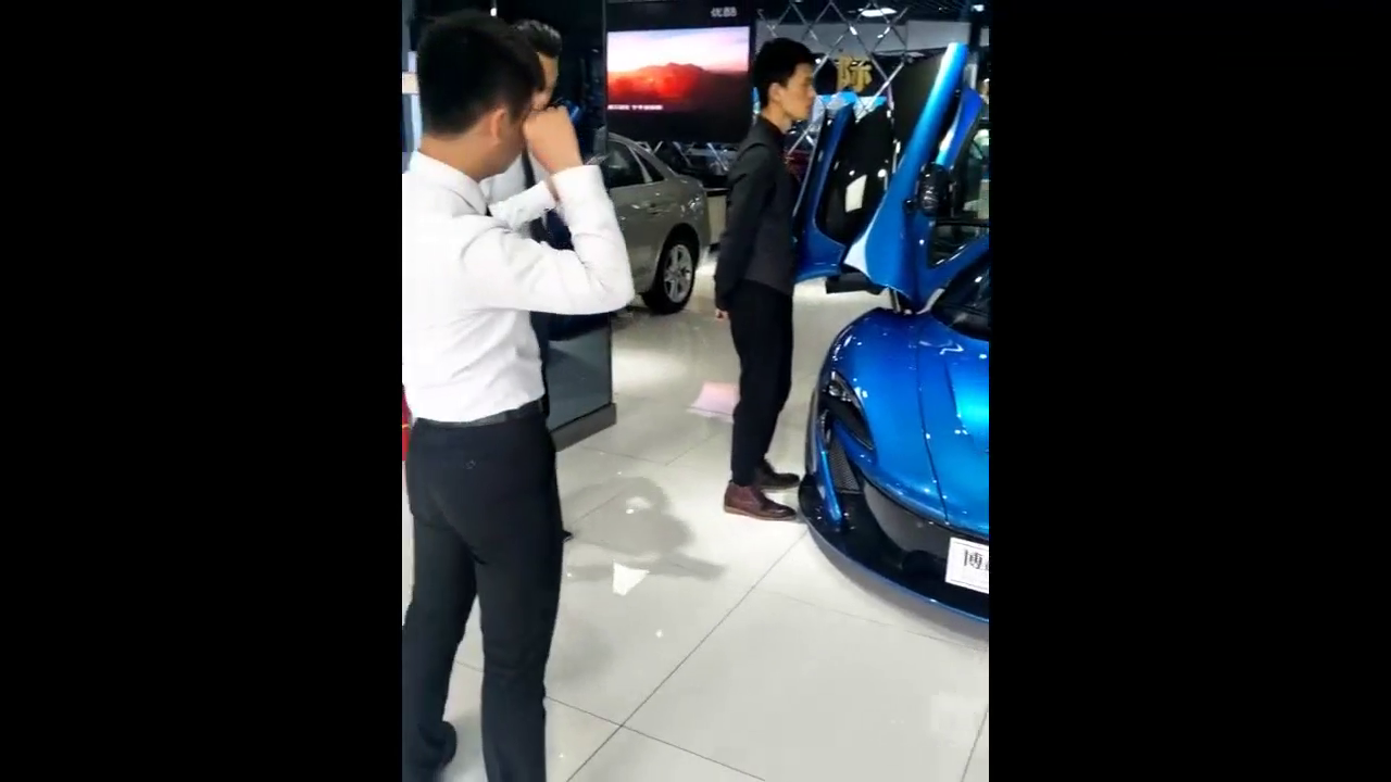 富豪8千万买辆迈凯伦跑车觉得捡了一个大便宜