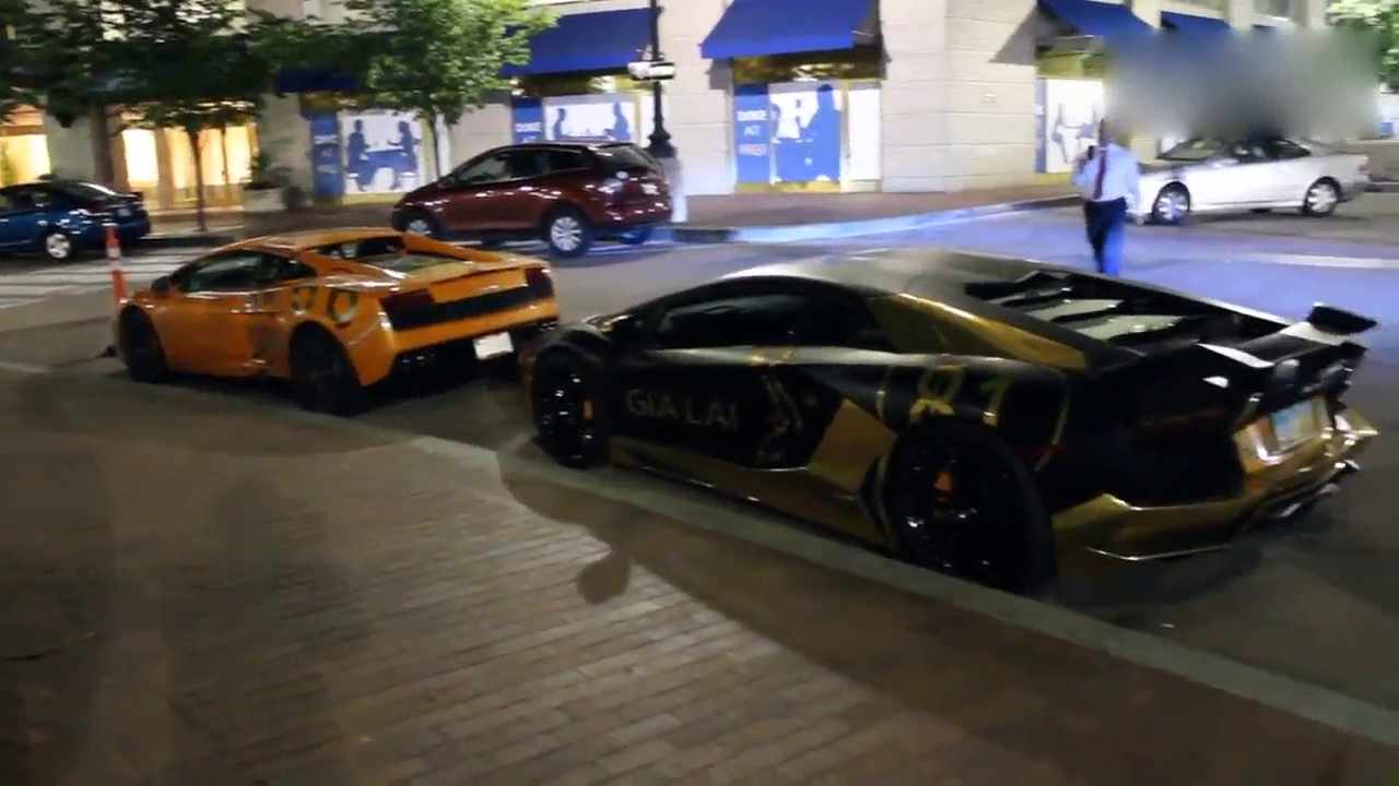 迪拜街头停满超跑，堪比车展，只可惜少了车模