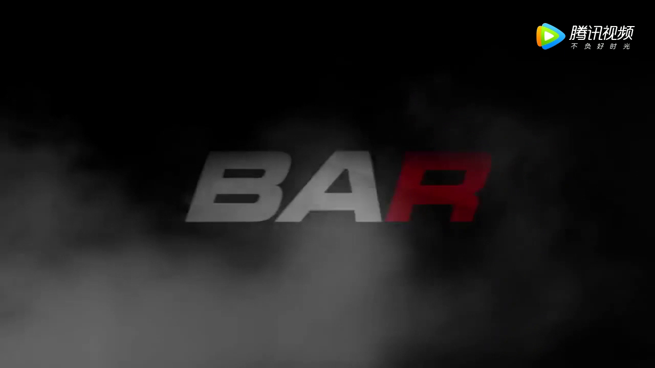 追求加速度 实拍两台改装车深夜狂飙