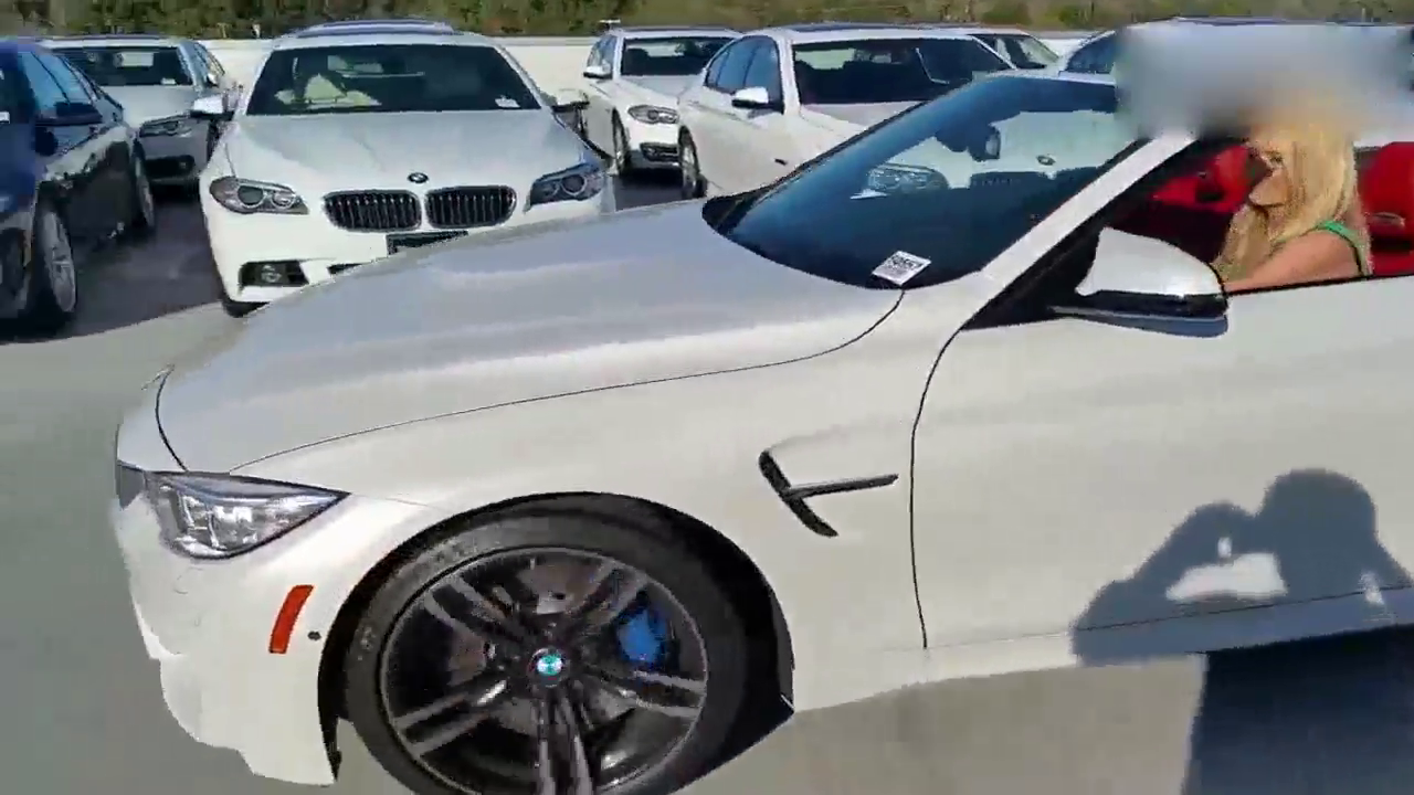 美女开价值110万的宝马跑车，变形那一刻简直太酷了！