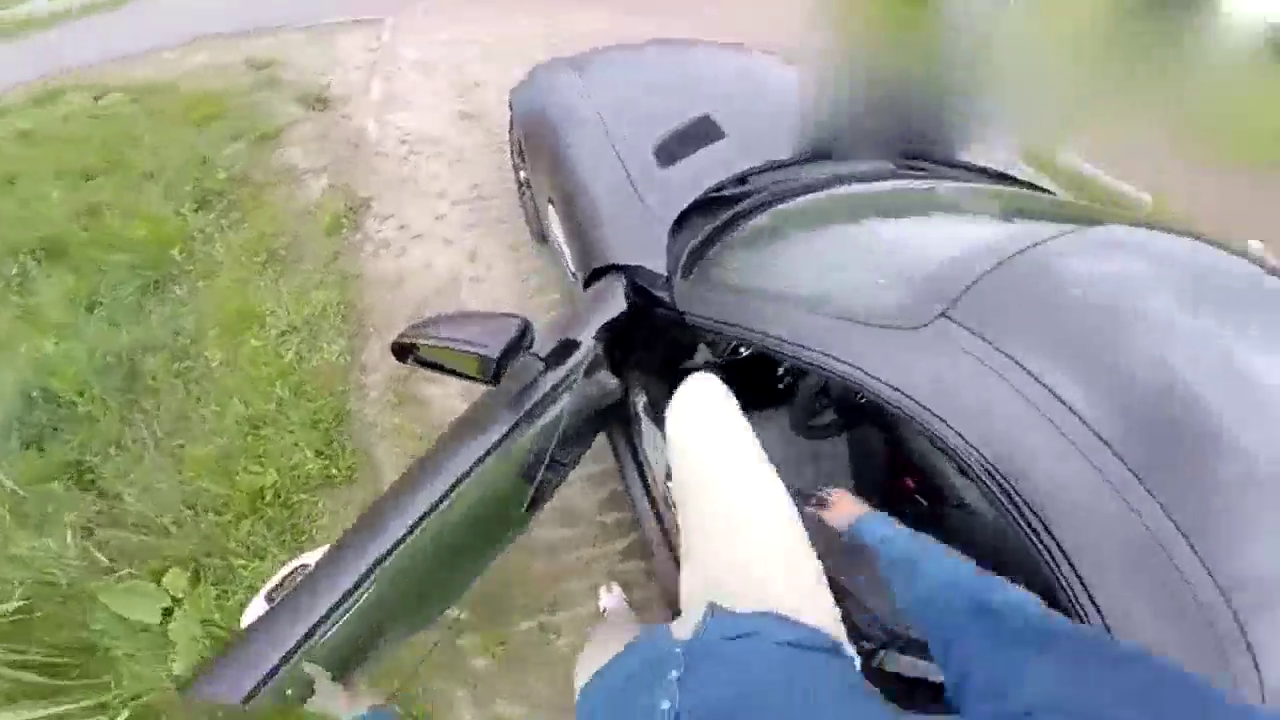 开着奔驰 AMG GT 跑车跑山路，是什么感觉