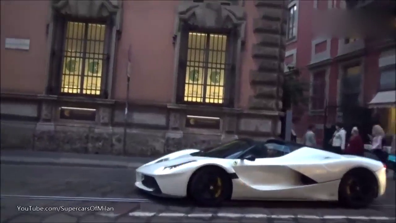 开辆法拉利超级跑车上路，路人还有什么反应呢？