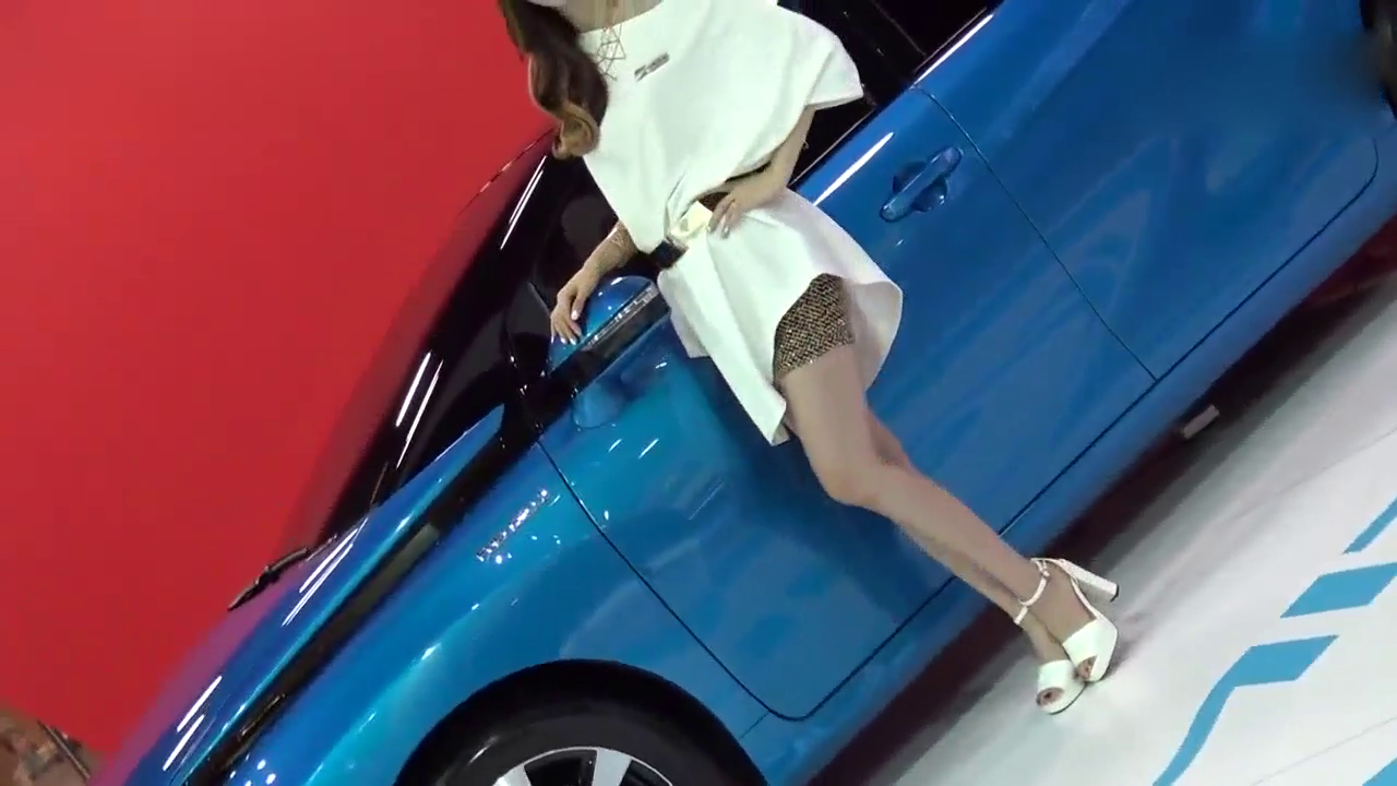 近距离实拍，釜山车展上的美女
