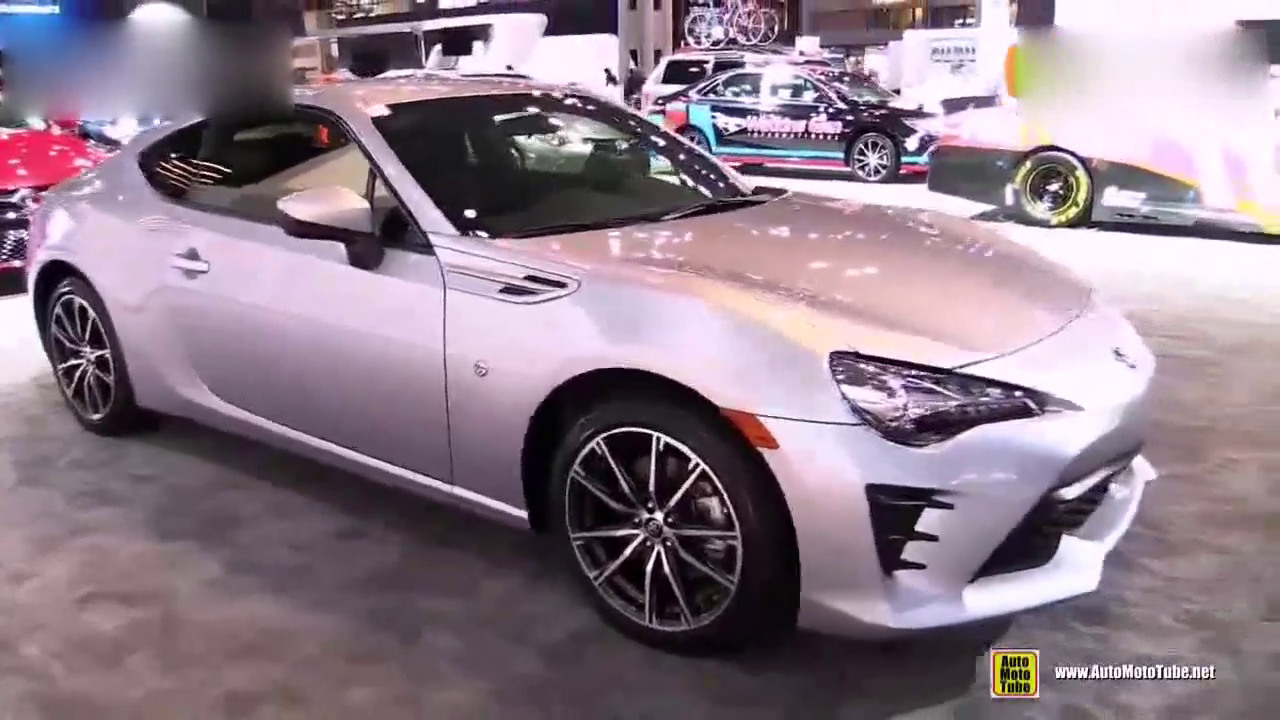 车展实拍小改款的丰田86富二代泡妞神器