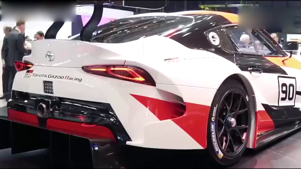 野马跑车也能进电梯？国外工人将其拆散到装好只花5小时，太麻溜